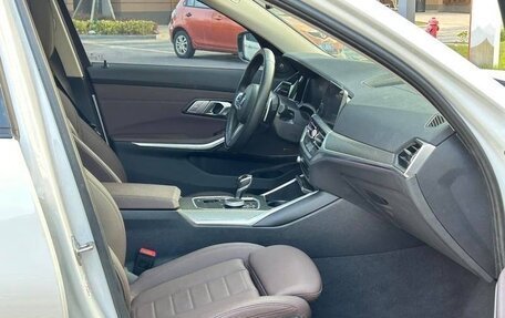 BMW 3 серия, 2021 год, 2 990 000 рублей, 11 фотография