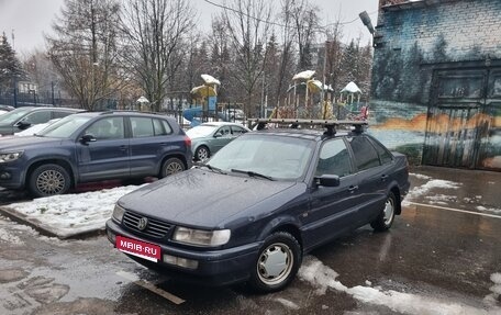 Volkswagen Passat B4, 1993 год, 240 000 рублей, 1 фотография