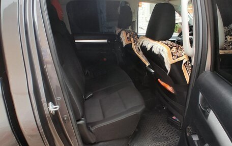 Toyota Hilux VIII, 2020 год, 4 300 000 рублей, 5 фотография