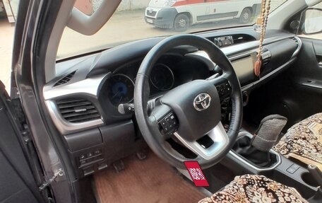 Toyota Hilux VIII, 2020 год, 4 300 000 рублей, 8 фотография