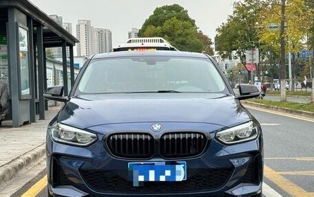 BMW 1 серия, 2022 год, 1 600 000 рублей, 2 фотография