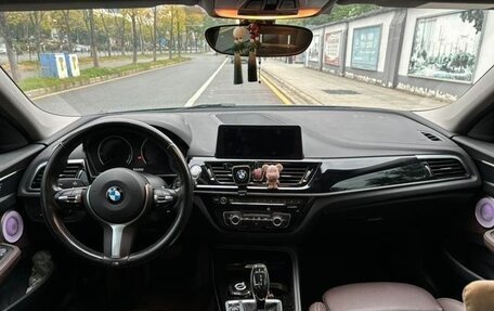 BMW 1 серия, 2022 год, 1 600 000 рублей, 8 фотография