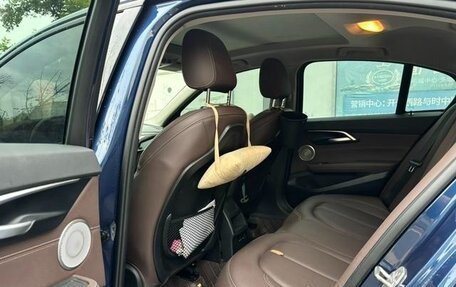 BMW 1 серия, 2022 год, 1 600 000 рублей, 10 фотография