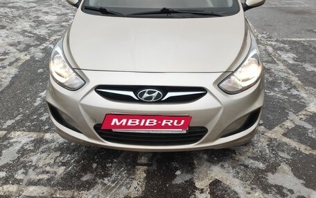 Hyundai Solaris II рестайлинг, 2013 год, 700 000 рублей, 2 фотография