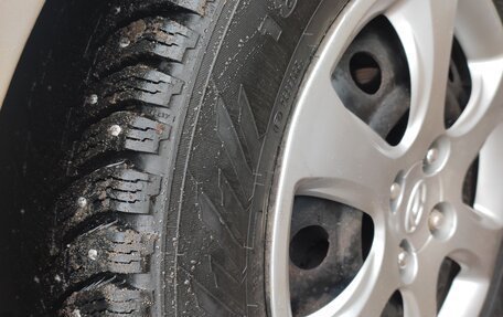 Hyundai Solaris II рестайлинг, 2013 год, 700 000 рублей, 16 фотография