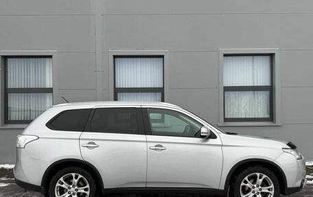 Mitsubishi Outlander III рестайлинг 3, 2014 год, 1 350 000 рублей, 4 фотография