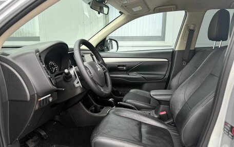 Mitsubishi Outlander III рестайлинг 3, 2014 год, 1 350 000 рублей, 8 фотография