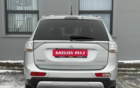 Mitsubishi Outlander III рестайлинг 3, 2014 год, 1 350 000 рублей, 5 фотография