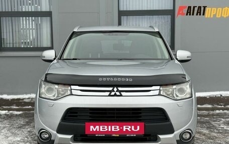 Mitsubishi Outlander III рестайлинг 3, 2014 год, 1 350 000 рублей, 2 фотография