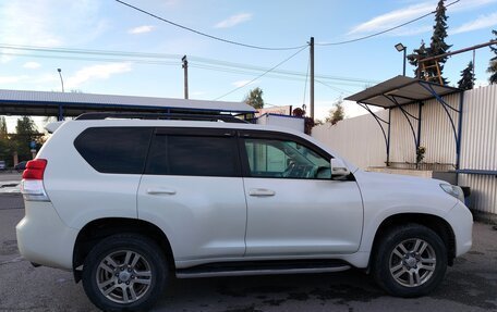 Toyota Land Cruiser Prado 150 рестайлинг 2, 2010 год, 2 650 000 рублей, 8 фотография