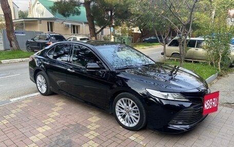 Toyota Camry, 2018 год, 2 350 000 рублей, 1 фотография