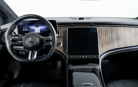 Mercedes-Benz EQE, 2022 год, 5 995 000 рублей, 12 фотография