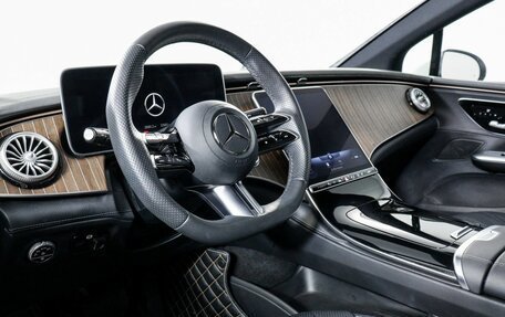 Mercedes-Benz EQE, 2022 год, 5 995 000 рублей, 14 фотография