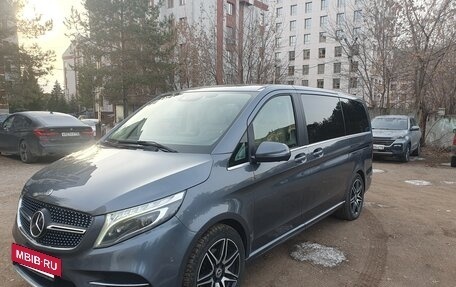 Mercedes-Benz V-Класс, 2018 год, 5 500 000 рублей, 3 фотография