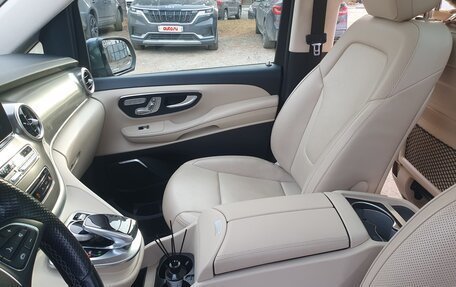 Mercedes-Benz V-Класс, 2018 год, 5 500 000 рублей, 19 фотография