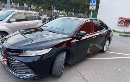 Toyota Camry, 2018 год, 2 350 000 рублей, 9 фотография