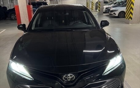Toyota Camry, 2019 год, 3 050 000 рублей, 2 фотография