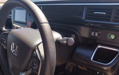 Honda Stepwgn IV, 2016 год, 1 990 000 рублей, 9 фотография