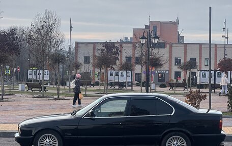 BMW 5 серия, 1990 год, 300 000 рублей, 3 фотография