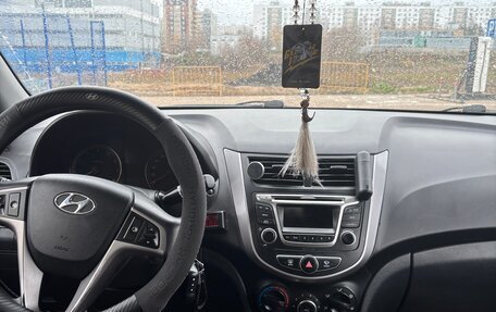 Hyundai Solaris II рестайлинг, 2014 год, 720 000 рублей, 5 фотография