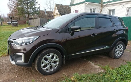 Renault Kaptur I рестайлинг, 2017 год, 1 330 000 рублей, 2 фотография