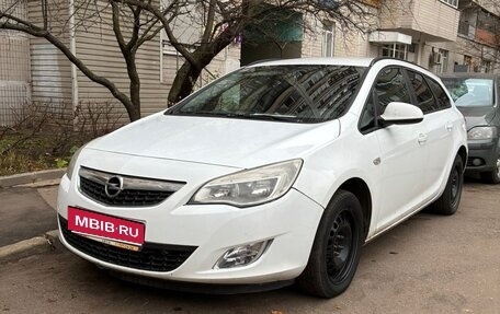 Opel Astra J, 2012 год, 580 000 рублей, 1 фотография