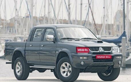 Mitsubishi L200 III рестайлинг, 2004 год, 550 000 рублей, 1 фотография