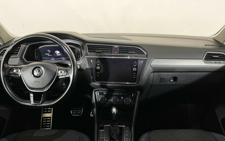 Volkswagen Tiguan II, 2019 год, 2 097 000 рублей, 12 фотография