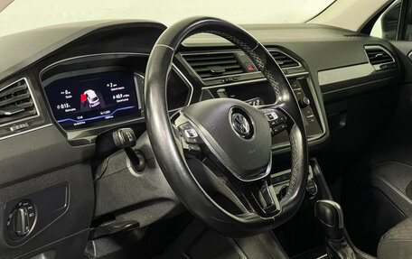 Volkswagen Tiguan II, 2019 год, 2 097 000 рублей, 13 фотография