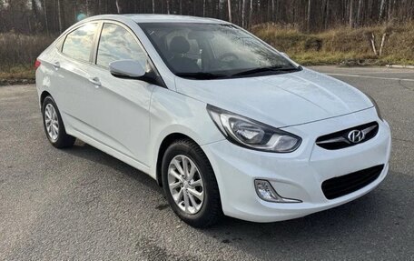 Hyundai Solaris II рестайлинг, 2011 год, 600 000 рублей, 4 фотография