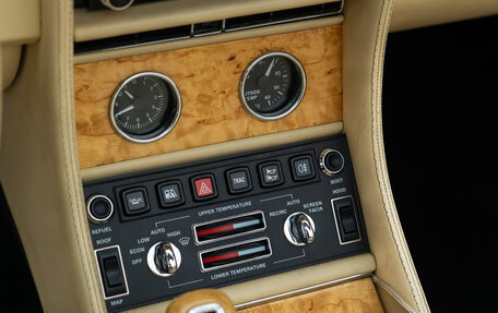 Bentley Azure II, 1997 год, 14 000 000 рублей, 34 фотография