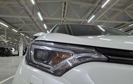 Toyota RAV4, 2017 год, 2 160 000 рублей, 21 фотография