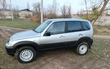 Chevrolet Niva I рестайлинг, 2011 год, 720 000 рублей, 10 фотография
