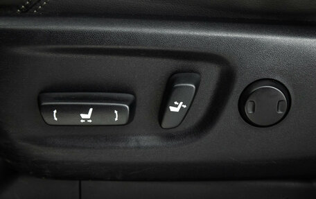 Toyota Land Cruiser Prado 150 рестайлинг 2, 2015 год, 2 689 898 рублей, 15 фотография