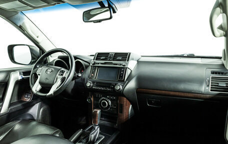Toyota Land Cruiser Prado 150 рестайлинг 2, 2015 год, 2 689 898 рублей, 9 фотография