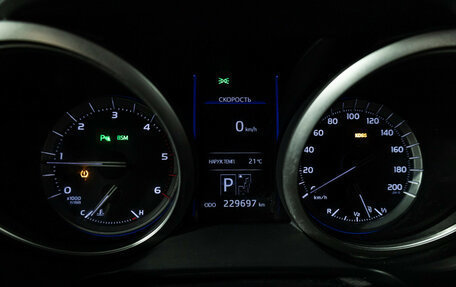 Toyota Land Cruiser Prado 150 рестайлинг 2, 2015 год, 2 689 898 рублей, 12 фотография