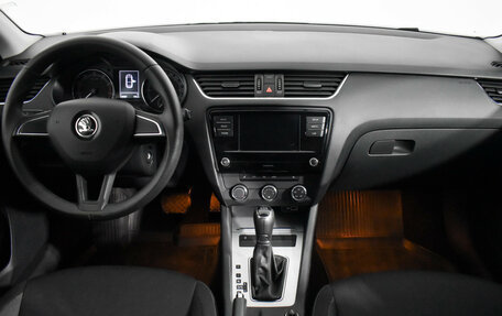 Skoda Octavia, 2018 год, 1 697 900 рублей, 12 фотография