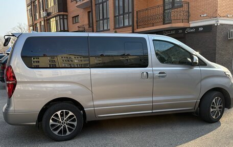 Hyundai Grand Starex Grand Starex I рестайлинг 2, 2019 год, 3 650 000 рублей, 8 фотография