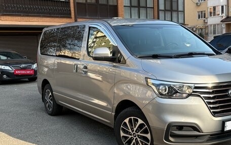 Hyundai Grand Starex Grand Starex I рестайлинг 2, 2019 год, 3 650 000 рублей, 3 фотография