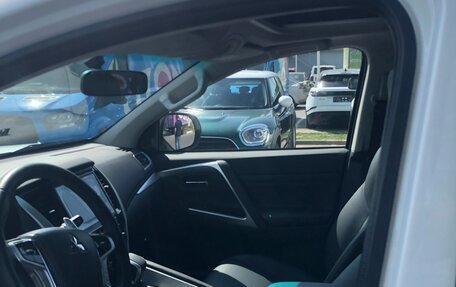 Mitsubishi Montero Sport, 2022 год, 4 400 000 рублей, 4 фотография