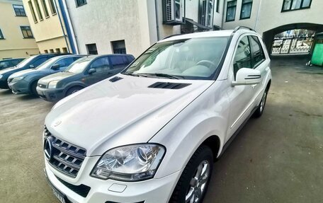 Mercedes-Benz M-Класс, 2011 год, 2 300 000 рублей, 3 фотография