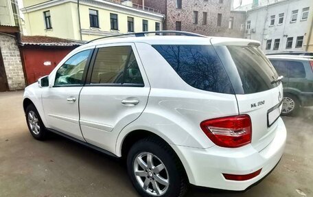 Mercedes-Benz M-Класс, 2011 год, 2 300 000 рублей, 4 фотография