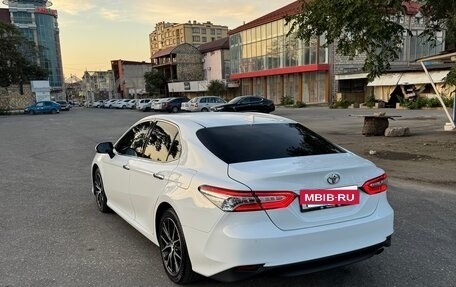 Toyota Camry, 2020 год, 2 650 000 рублей, 4 фотография