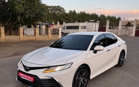 Toyota Camry, 2020 год, 2 650 000 рублей, 3 фотография