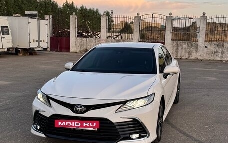 Toyota Camry, 2020 год, 2 650 000 рублей, 2 фотография
