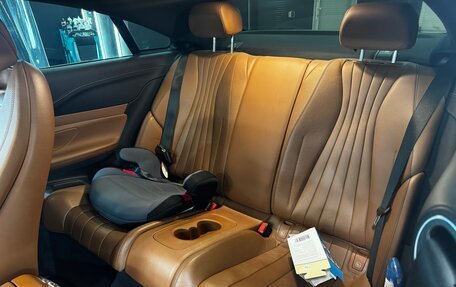 Mercedes-Benz E-Класс, 2019 год, 3 300 000 рублей, 10 фотография