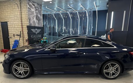 Mercedes-Benz E-Класс, 2019 год, 3 300 000 рублей, 7 фотография