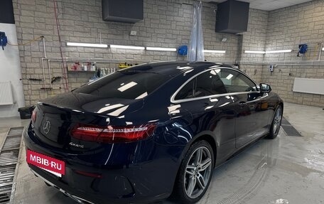 Mercedes-Benz E-Класс, 2019 год, 3 300 000 рублей, 4 фотография