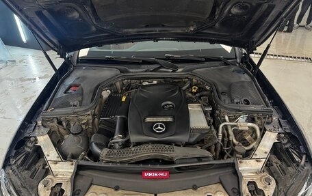 Mercedes-Benz E-Класс, 2019 год, 3 300 000 рублей, 12 фотография