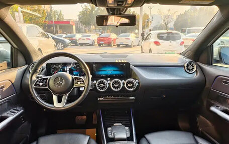 Mercedes-Benz GLA, 2021 год, 1 900 000 рублей, 10 фотография